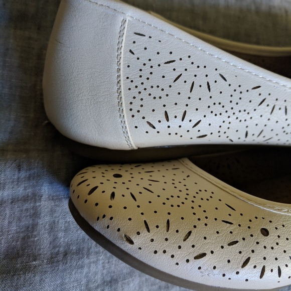 Cliffs by White Mountain ivory ballet flats size 9 - Picture 4 of 4